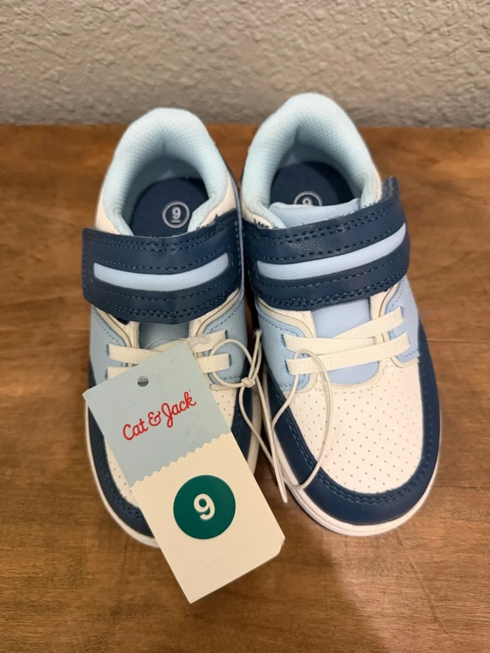 Cat & Jack Kids Light Blue & Navy Velcro Athletic Shoes size 9